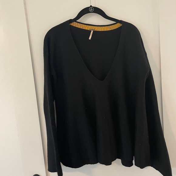 Free people bell sleeve sweater - Picture 3 of 4